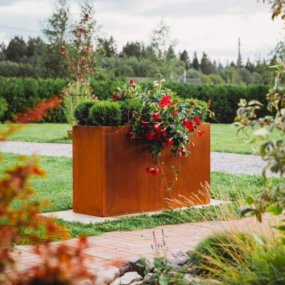 Petteri Wiimaa Jardinière en acier Corten Lilly