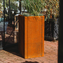 Petteri Wiimaa Jardinière en acier Corten Manhattan